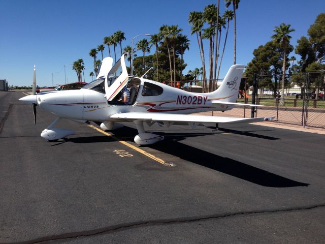 Cirrus SR-22 (N302BY)