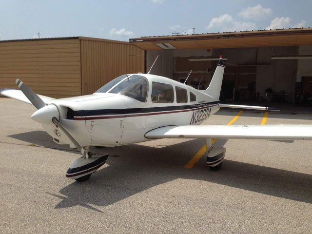 Piper Cherokee (N32204)