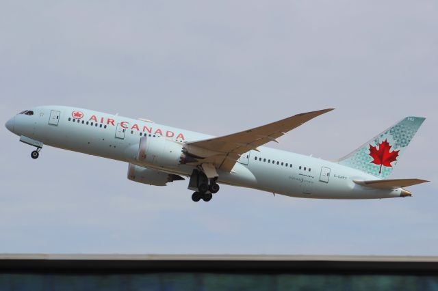 Boeing 787-8 (C-GHPT) - An Air Canada B787-8 taking off from runway 27L at LHR.br /br /Location: Heathrow T5 spotting point.br /Date: 21.08.22 (dd/mm/yy).