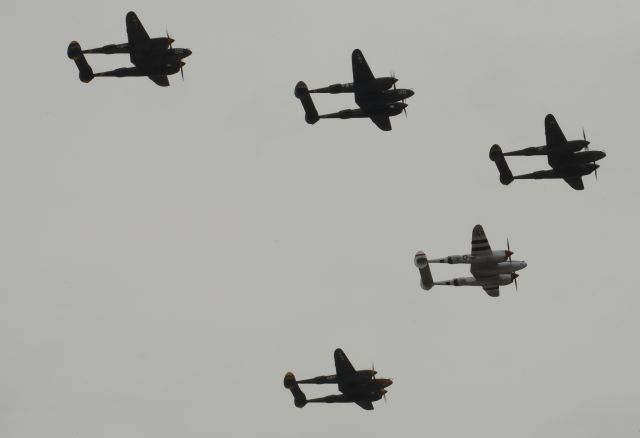 Lockheed P-38 Lightning — - Flight of five P-38s - Chino 2013