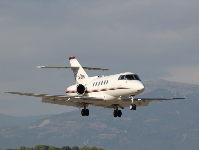 Hawker 800 (CS-DRG)