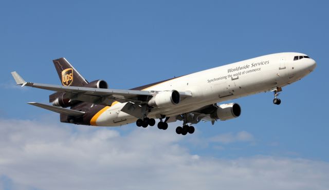 Boeing MD-11 (N288UP) - On Approach To Rwy 16R