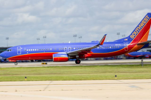 Boeing 737-800 (N8314L) - N8314L SWA 737-800 Departing Hobby For San Antonio 