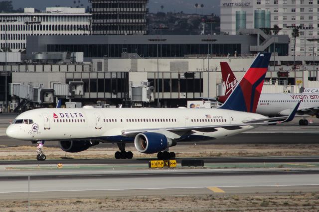 Boeing 757-200 (N709TW) - Mariano Rivera, 6806