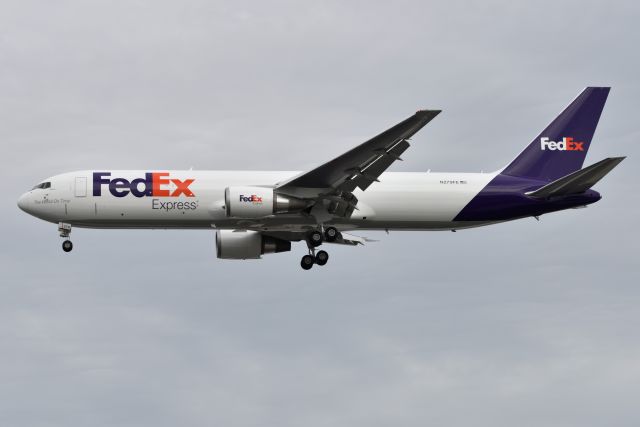 BOEING 767-300 (N279FE) - Fedex's newest 767-300 out doing test hops on 08-13-21. 23-L. First 767 Pic of this tail number with this reg. This is a recycled Reg #. Used to be on a fedex 727.