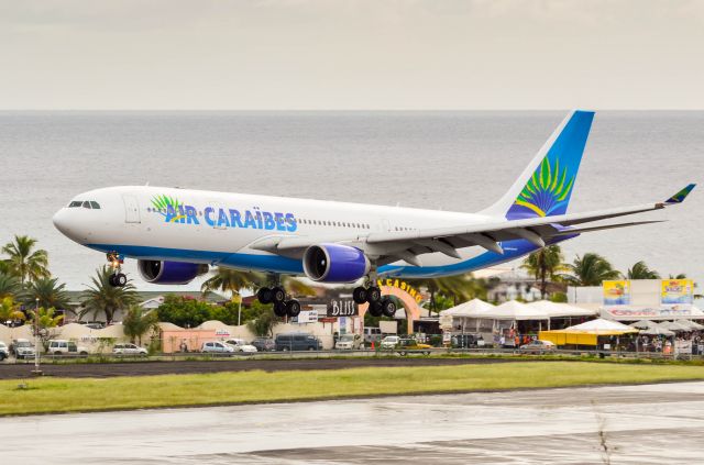 Airbus A330-200 (F-OFDF)