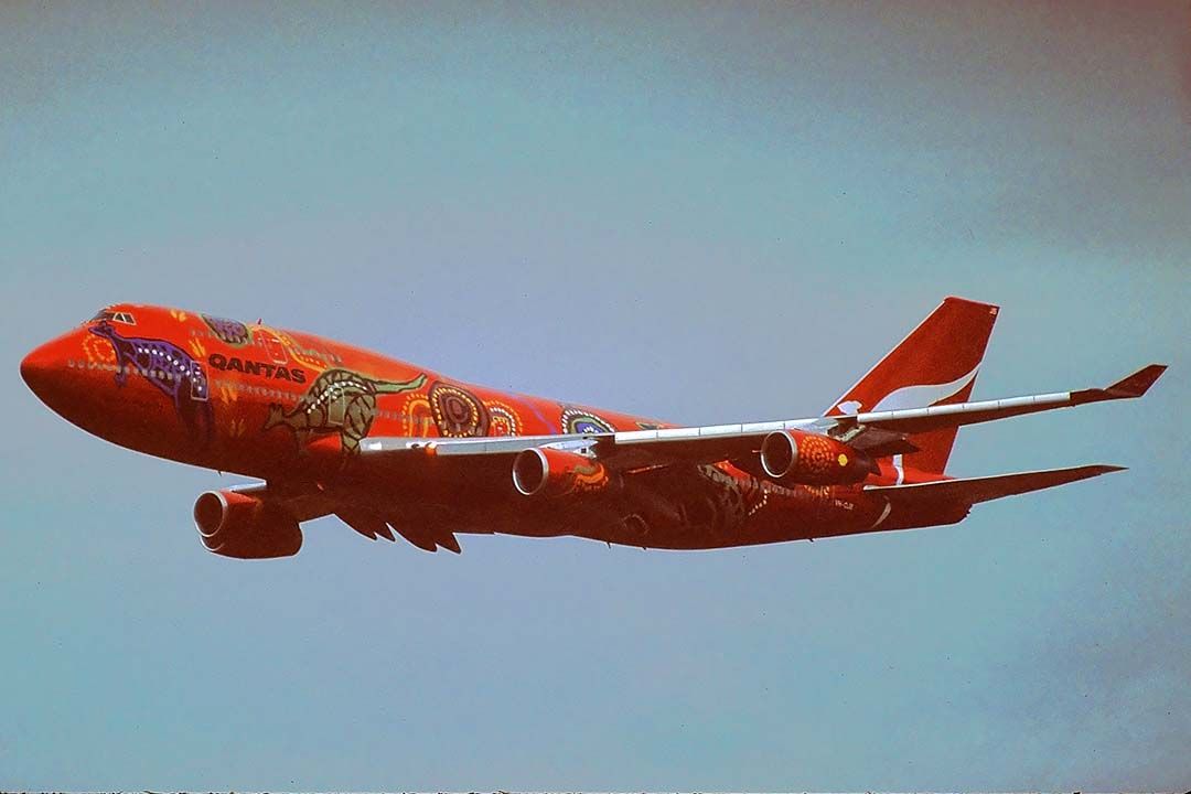 Boeing 747-400 (VH-OJB) - Qantas 747-438 VH-OJB Wunala Dreaming flies past the Farnborough Airshow on September 11, 1994. It was delivered to Qantas in Septemer 1989.