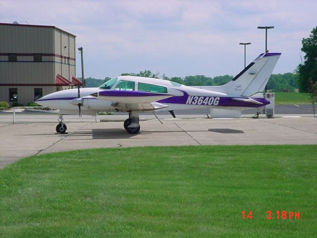 Cessna 310 (N3640G) - Parked on ramp at KHNB on 5/14/09