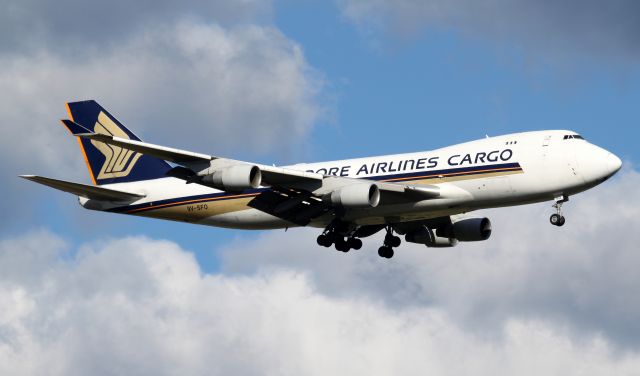 Boeing 747-400 (9V-SFO) - Short Final To Rwy 25