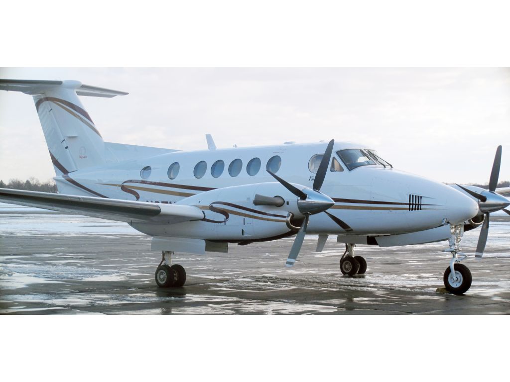 Beechcraft Super King Air 200 (N351CB)