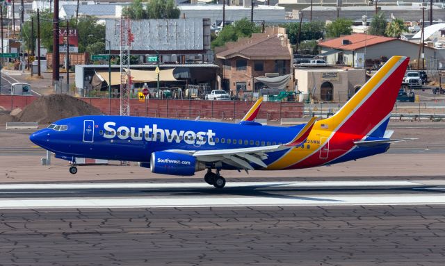 Boeing 737-700 (N225WN)