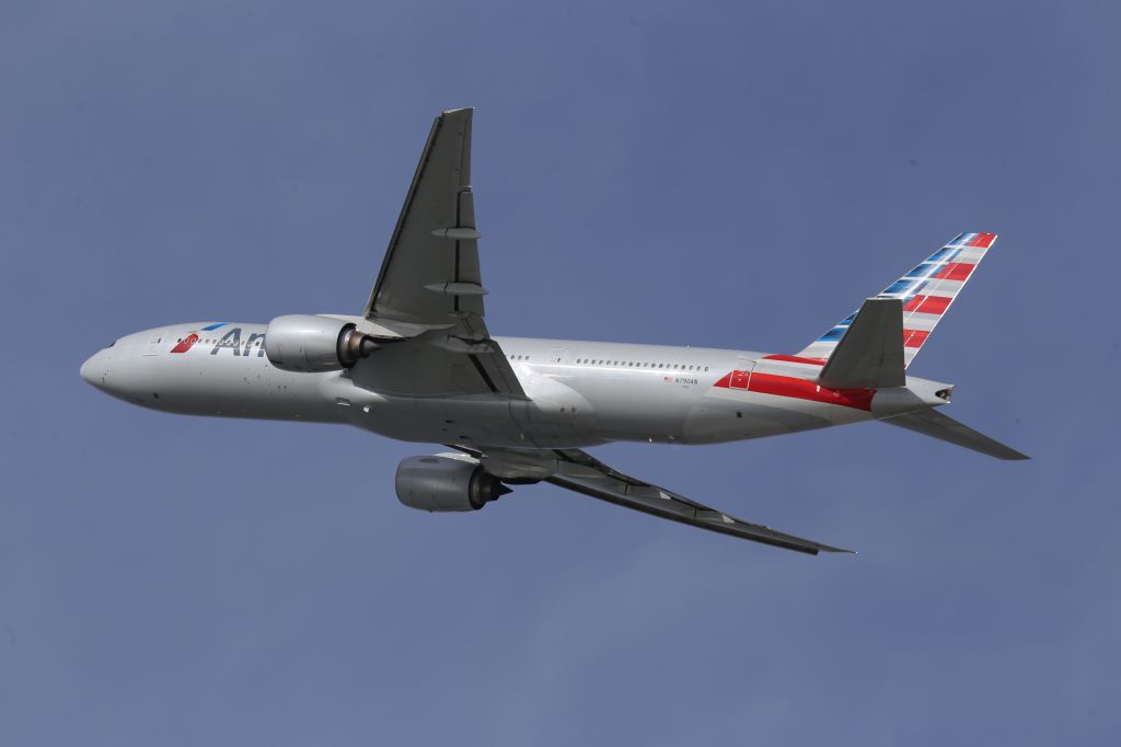 Boeing 777-200 (N790AN)