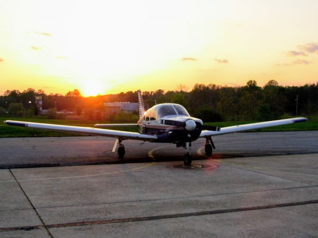 Piper Cherokee (N780FM)