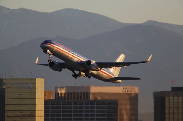 Boeing 757-200 (N608AA)