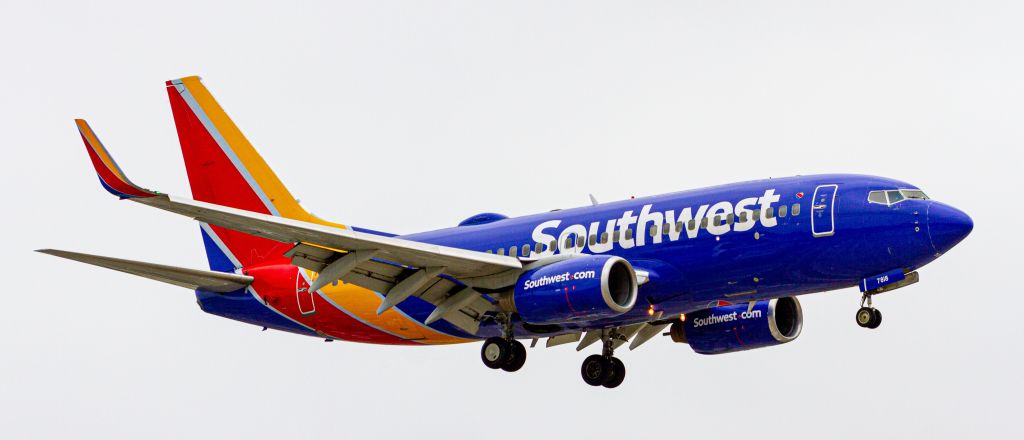 Boeing 737-700 (N7818L)