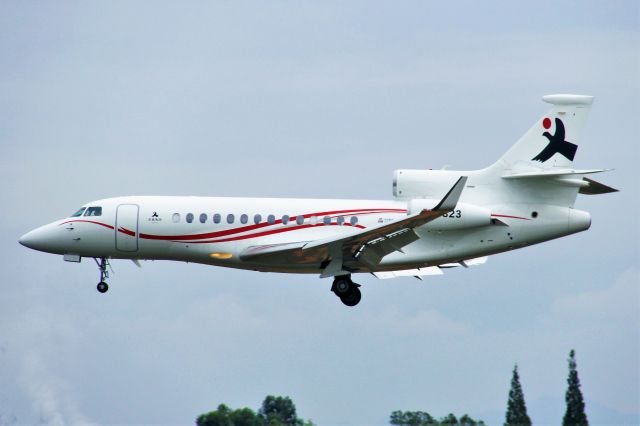 Dassault Falcon 7X (B-8823) - TIPS: Select full-size and wait for a while for better view.