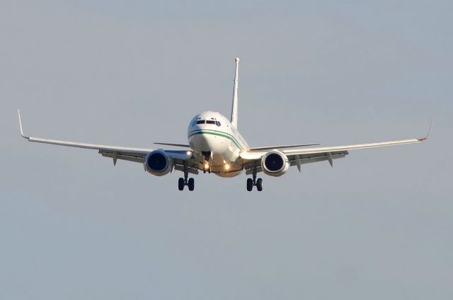 Boeing 737-800 (SHU102)