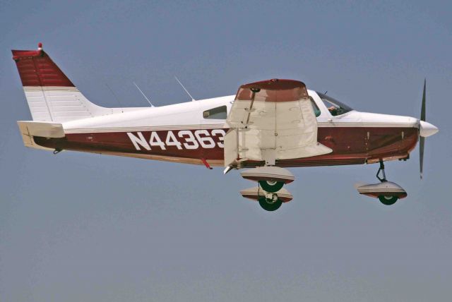 Piper Cherokee (N44363)