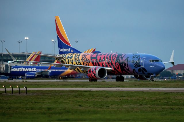 Boeing 737 MAX 8 (N8710M) - Imua One's initial visit to Houston Hobby