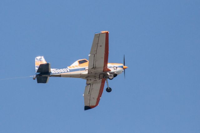 Cessna 152 (N9889V)