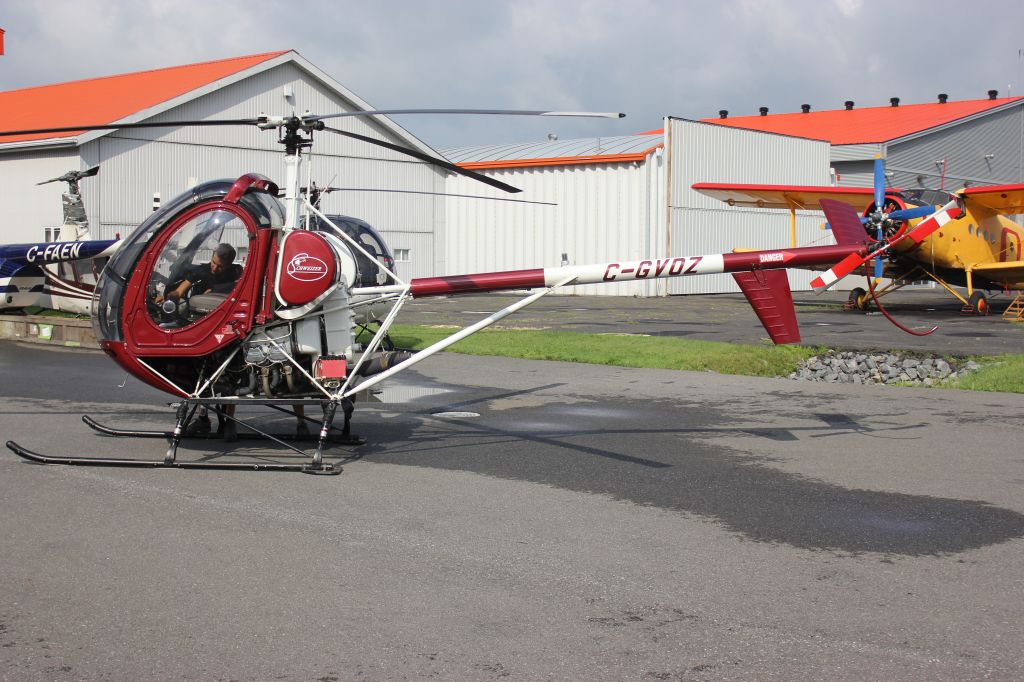 Cessna 206 Stationair (C-GVOZ) - Hughes Schweizer C-GVOZ 269C chez Helico SB3 à laéroport de St-Mathieu-de-Beloeil CSB3 QC. 09-08-2018