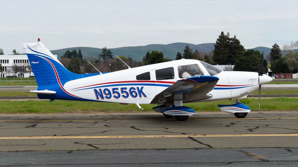 Piper Cherokee (N9556K)