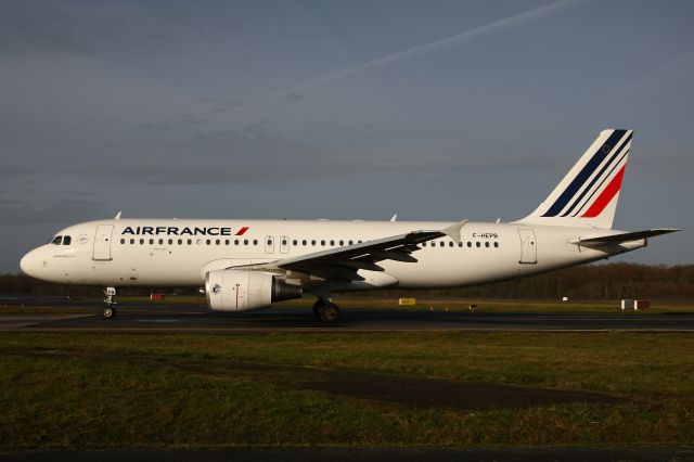 Airbus A320 (F-HEPB)