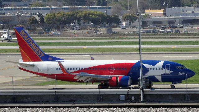 BOEING 737-300 (N352SW) - 20150225-103606.jpg