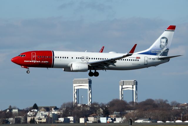 Boeing 737-800 (LN-NIG) - Nor Shuttle 6752 from Fort-de-France in Martinique, arriving on 22L