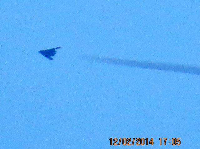 Northrop Spirit (90-0041) - B-2 over Joplin Missouri. Picture taking from Baxter Springs Kansas.