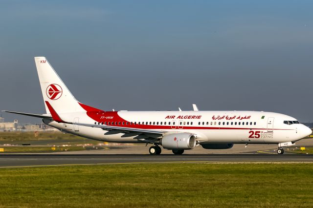 Boeing 737-800 (7T-VKM)