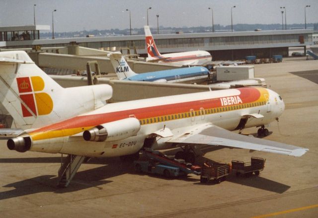 Boeing 727-100 (EC-DDU) - cn 21777  EHAM sep 1981