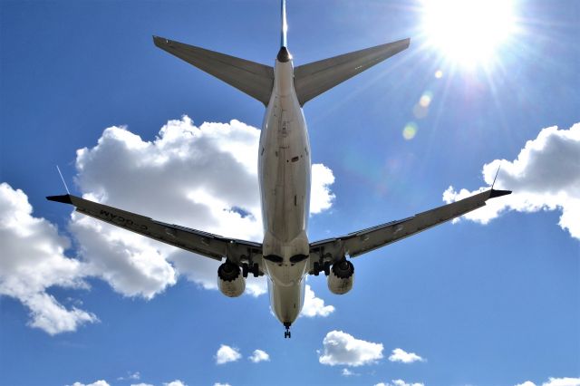 Boeing 737-700 (C-GCAM)
