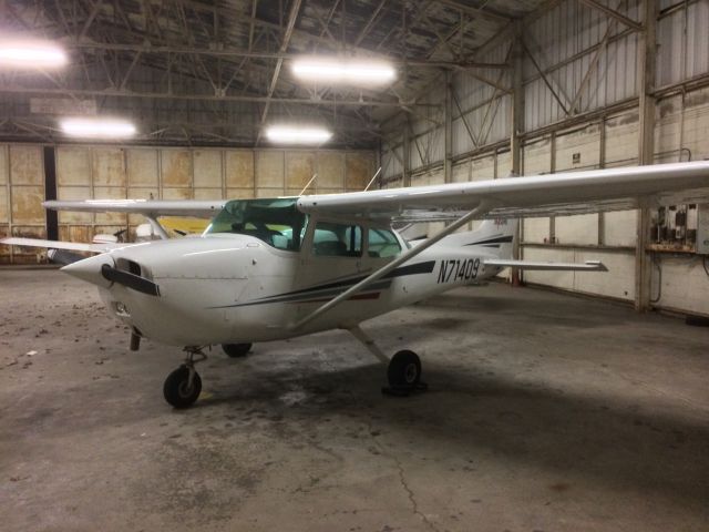 Cessna Skyhawk (N71409)