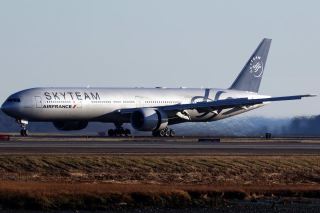 BOEING 777-300ER (F-GZNT)