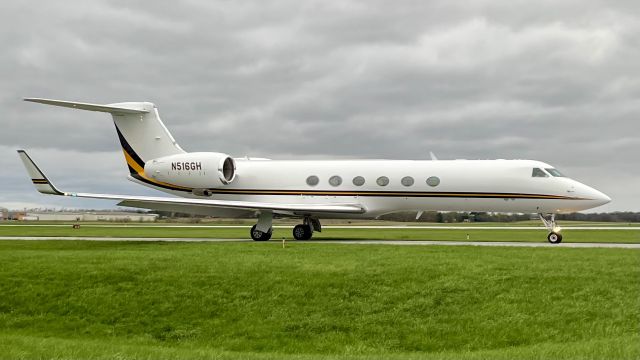 Gulfstream Aerospace Gulfstream V (N516GH) - GJE2226, operated by this 1998 Gulfstream G-V, taxiing on Alpha to Runway 27 for departure to Coral Creek (FA54). 5/1/22. 