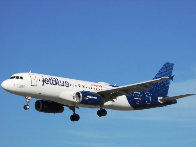 Airbus A320 (N709JB)