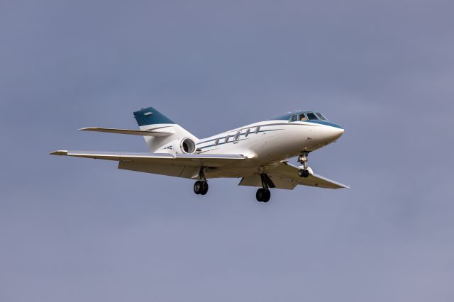 Dassault Falcon 20 (N852E) - JUS852 on final for Runway 23. This is USA Jet's newest Falcon 20 and it is the second to last FA20 off of Dassault's production line.