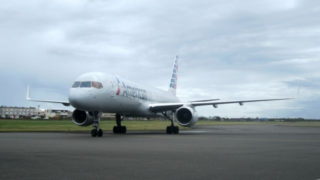 Boeing 757-200 (N691AA)