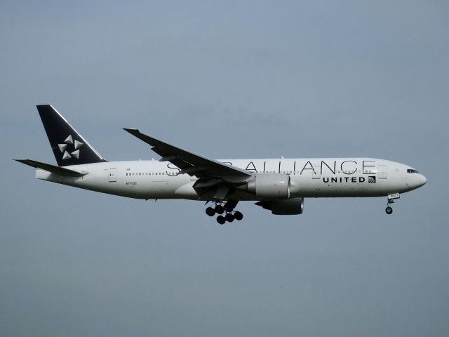 Boeing 777-200 (N77022)