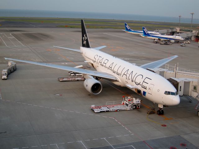 Boeing 777-200 (JA711A)