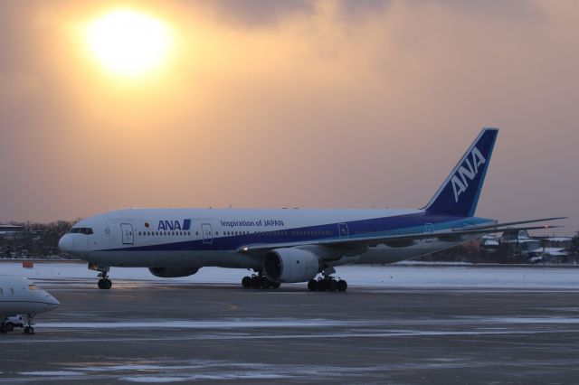 Boeing 777-200 (JA8968) - 07 January 2016 :HKD-HND.