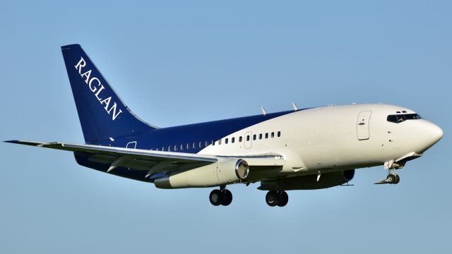 Boeing 737-200 (C-GXNR)