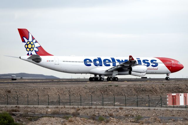 Airbus A340-300 (HB-JMC)