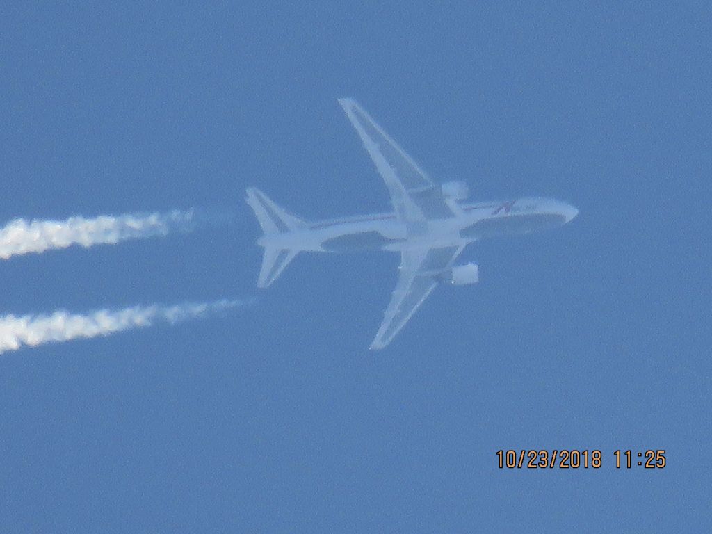 BOEING 767-200 (N750AX)