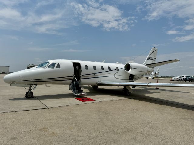 Cessna Citation Excel/XLS (N836JS) - Getting ready to depart to KLGB. 