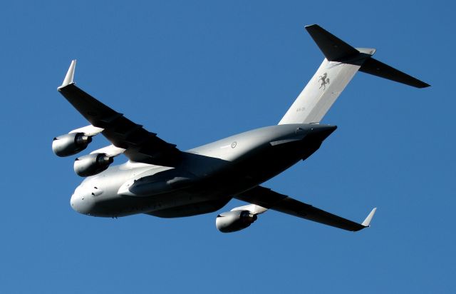 A41211 — - Fast pass departure after great display at Watts bridge air show