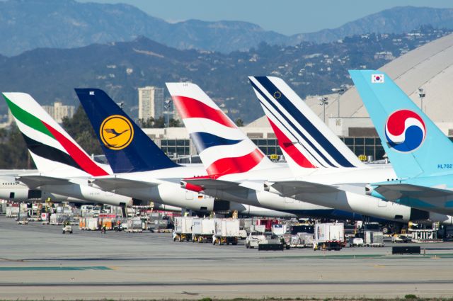 Airbus A380-800 —