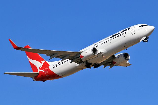 Boeing 737-800 (VH-VXE) - QANTAS BOEING 737-838 - REG VH-VXE (CN 30899/1071) - ADELAIDE INTERNATIONAL SA. AUSTRALIA - YPAD (09/11/2014)