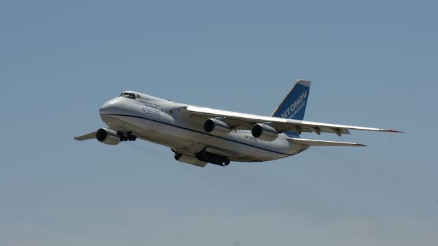 Antonov An-124 Ruslan (UR-82072)